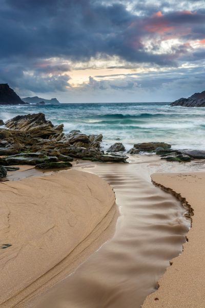 Irlande, Kerry, Dingle peninsula, Clogher Beach au coucher du soleil