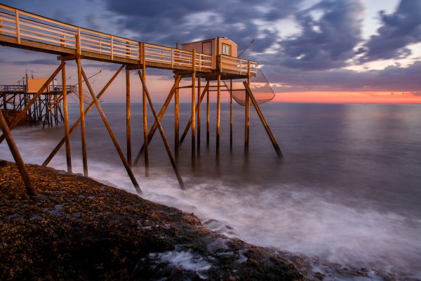 coucher de soleil sur carrelets au puits de l'Auture, Charente Maritime