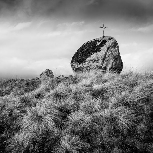 Aubrac, noir et blanc, paysage, croix, Lozère, Aveyron, Cantal