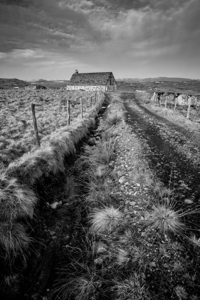 Aubrac, noir et blanc, paysage, buron, Lozère, Aveyron, Cantal