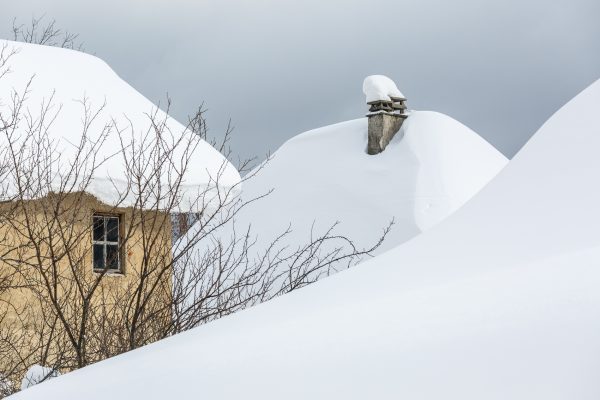 Maisons sous la neige, Isère, Savoie, hiver, Chartreuse