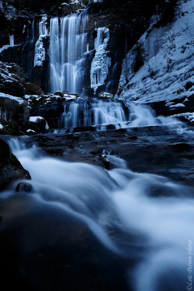 stage photo heure bleue, photo en pose lente, filés d'eau sur cascades et torrent en Chartreuse