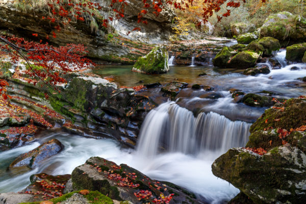 cascade sur les gorges du Guiers Mort en Chartreuse, pendant un stage photo